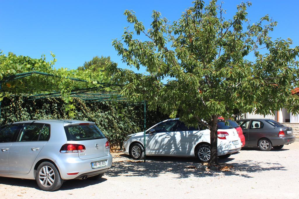 Apartmani Kardum Brodarica Brodarica  Exterior foto